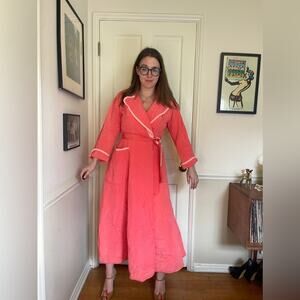 40s Vintage Salmon Pink Quilted Robe